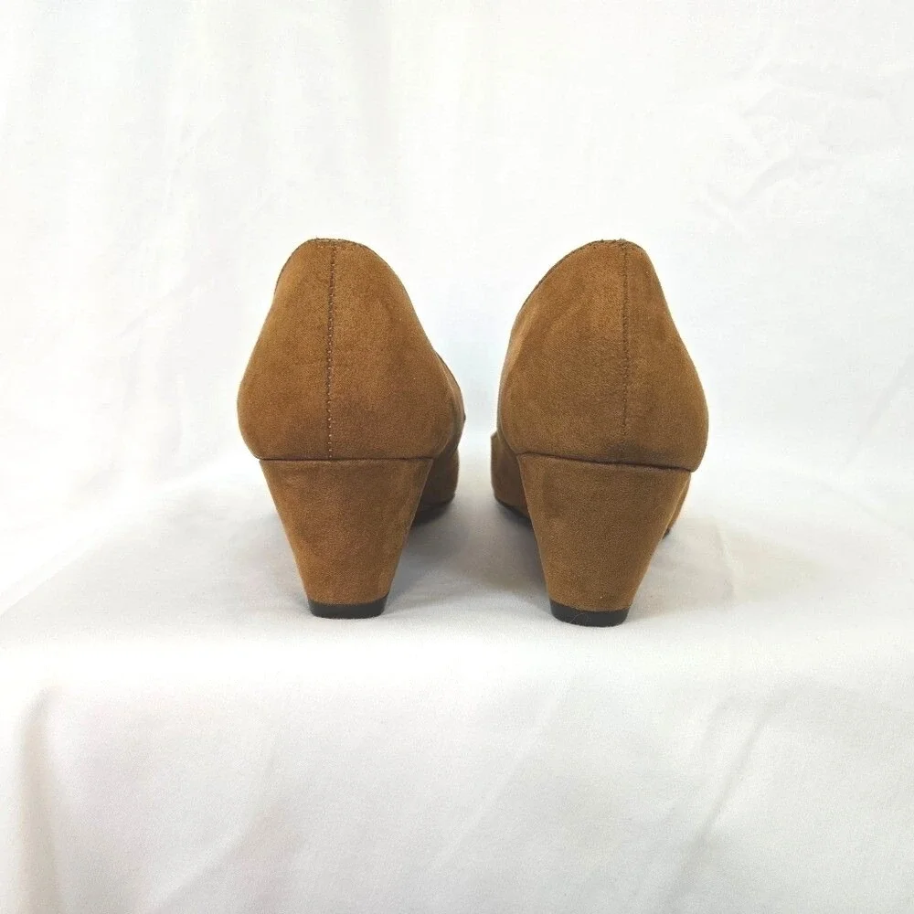 Chinese Laundry Nima Womens Camel Suede‎ Career Preppy Wedge Pumps 10M Neutral